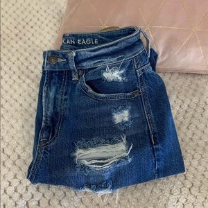 American eagle ripped mom jeans size 00